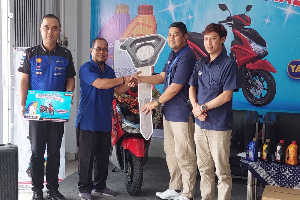 Pelanggan Yamaha asal DIY Dapat Hadiah Motor dari Gebyar Hadiah Sobek Label Yamalube