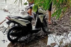Motor Misterius Pelat Jombang Ditemukan di Dasar Sungai Dengkeng, Begini Kondisinya