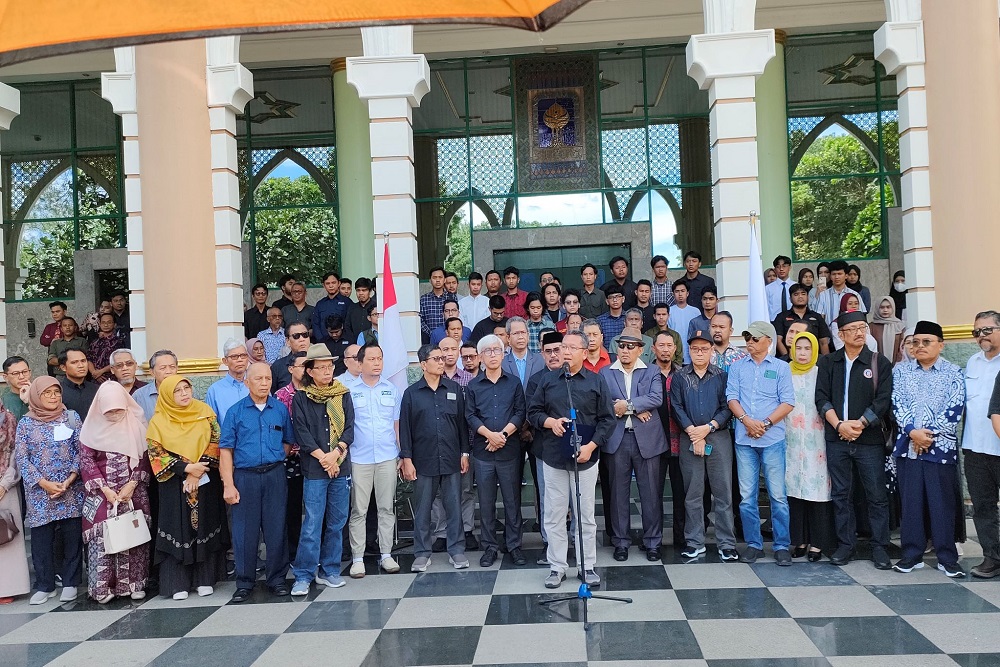 Demokrasi Indonesia Terancam, Rektor UII Ajak Kampus Lain Ikut Bergerak