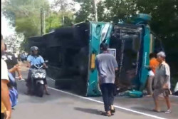 Bus Terguling di Sekitar Bukit Bego Bantul, Dishub: Uji Kir Kedaluwarsa 5 Tahun