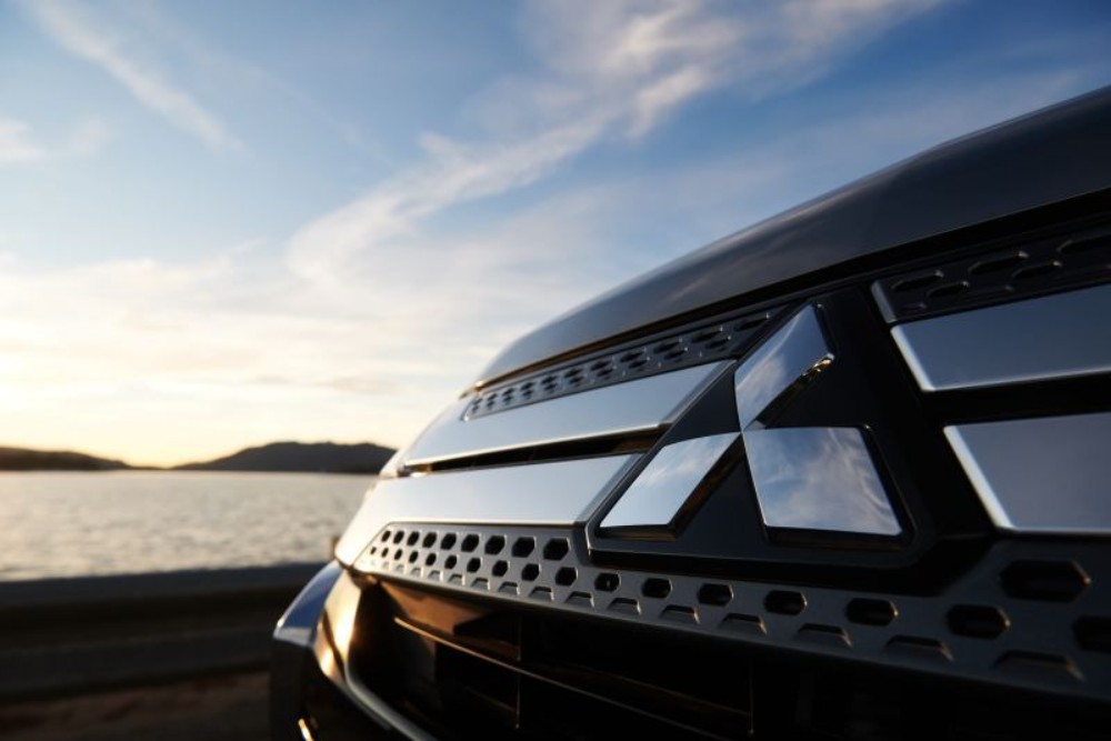 Mitsubishi Dikabarkan Produksi Pajero Terbaru dengan Mesin PHEV