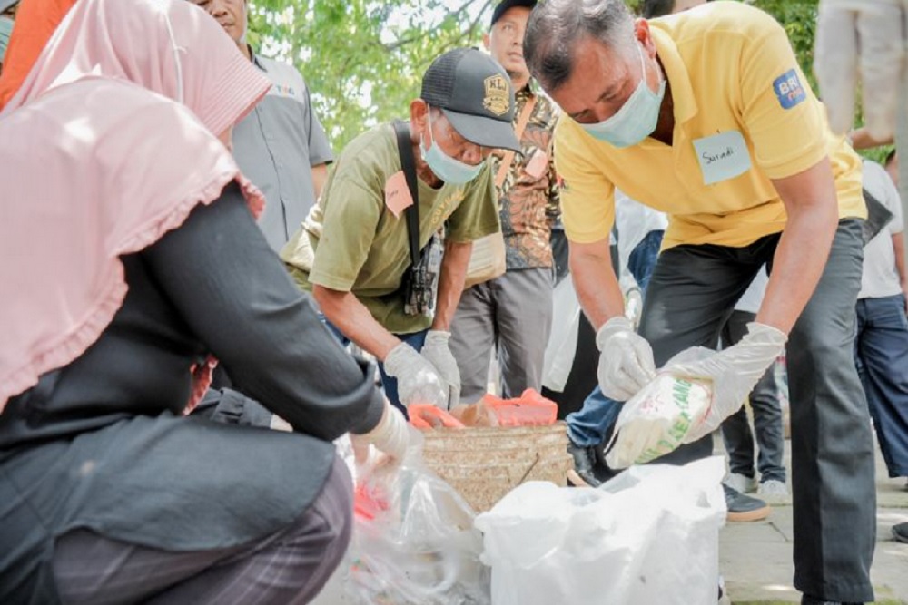 Pedagang Makanan di Candi Prambanan Dilatih Memilah Sampah