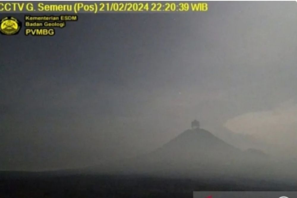 Gunung Semeru Kembali Erupsi, Lontarkan Abu Vulkanik Setinggi 600 Meter