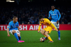 Hasil Leg Pertama 16 Besar Liga Champions, Napoli Kontra Barcelona Berakhir Imbang