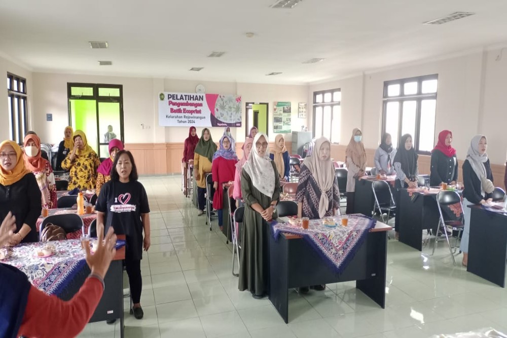 Kelurahan Rejowinangun Jogja Gelar Pelatihan Batik Ecoprint