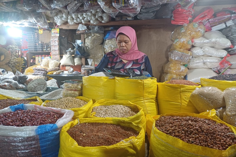 Jelang Ramadan Harga Sejumlah Bahan Pokok Naik di Pasaran, Omzet Pedagang pun Turun 50%