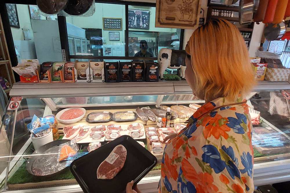 Berburu Daging Sapi Premium Juicy di Indoguna Meatshop & Grocery