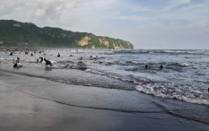 Yang Ingin Padusan di Pantai Selatan DIY Agar Waspada, Gelombang Tinggi Capai 2-4 Meter