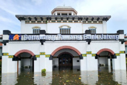 Penumpang KA di Stasiun Semarang Dialihkan ke Stasiun Poncol