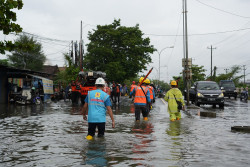 Cuaca Ekstrem hingga Banjir Landa Jateng DIY, PLN Sigap Amankan Pasokan Listrik