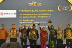 Bank Bapas 69 Raih 4 Penghargaan TOP BUMD Award