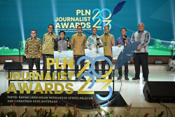 Angkat Tema Energi Ramah Lingkungan, Karya Foto Cerita Jurnalis Jawa Tengah Diganjar Penghargaan Dirut PLN