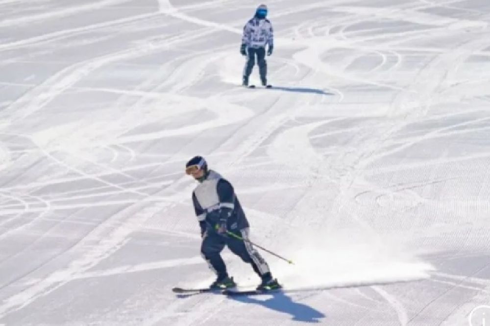Polisi Selidiki Penyebab 2 Pemain Ski yang Tewas di Swiss