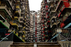 Mengunjungi Gedung Monster, Bangunan Unik Padat Penduduk di Hong Kong