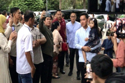 Gibran dan Keluarga Kunjungi Prabowo