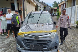 Duh, Balon Udara Rusak 5 Rumah dan 1 Mobil