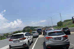Arus Balik Mulai Padat, 12.000 Kendaraan Antre Masuk ke Gerbang Tol Kalikangkung