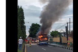 Bus Terbakar di Ring Road Barat Gamping Sleman