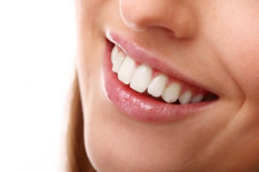 Lima Cara Memutihkan Gigi secara Alami