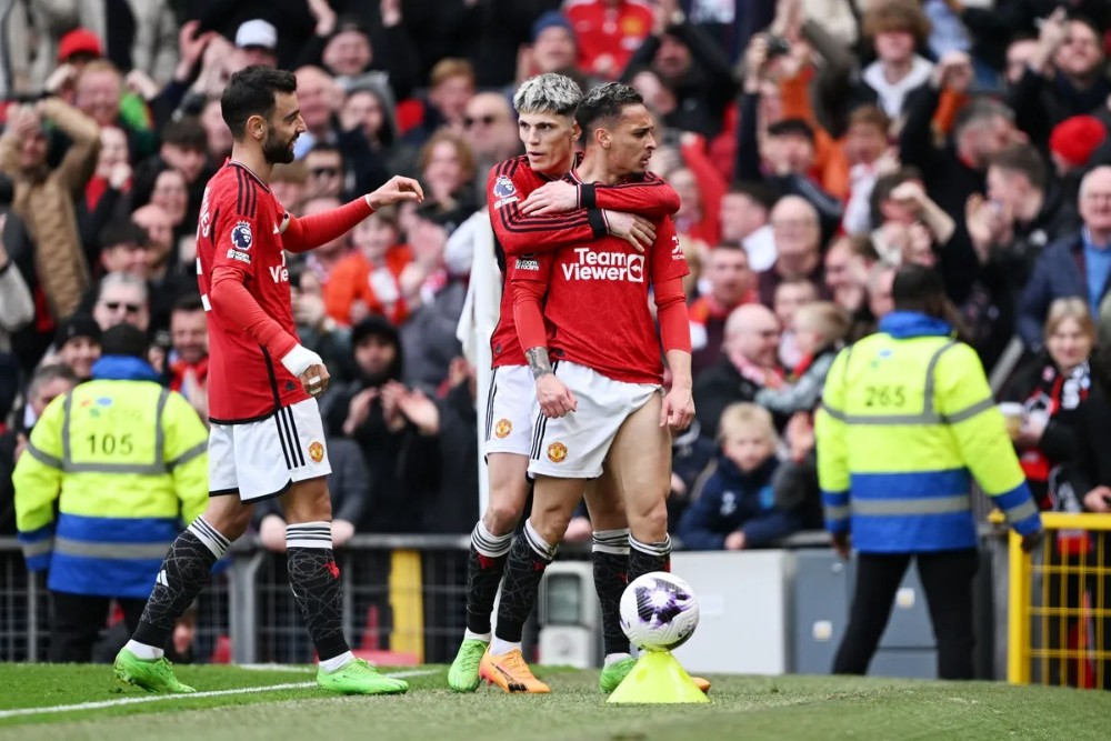 Hasil Man United vs Burnley: Skor 1-1, Gol Zeki Amdouni Buyarkan Kemenangan Setan Merah di  Old Trafford