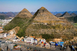 Ada Gunung Menyerupai Piramida di China Bikin Heboh Warganet, Begini Penjelasan Ahli