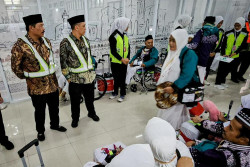 Jemaah Calon Haji Asal Temanggung dan Magelang Dapat Fasiliats Perdana Fast Track