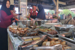 Warung Makan Yu Ngademi, Kuliner Legendaris Penghuni Pasar Ngasem