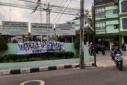 Sampah di Depo Membeludak dan Meluber, Warga Pengok Geruduk Kantor DLH Kota Jogja