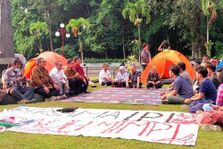 4 Hari Kamping di Halaman Gedung Rektorat, Mahasiswa Akhirnya Ditemui Jajaran Pimpinan UGM