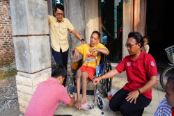 Peringati Hari Pancasila, Wabup Sleman Salurkan Bantuan untuk Lansia dan Disabiltas
