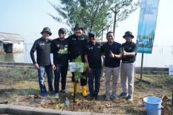 Peringati Hari Lingkungan Hidup,  PLN Group Jateng Kumpulkan 1 Ton Sampah dalam Aksi Bersih Pantai