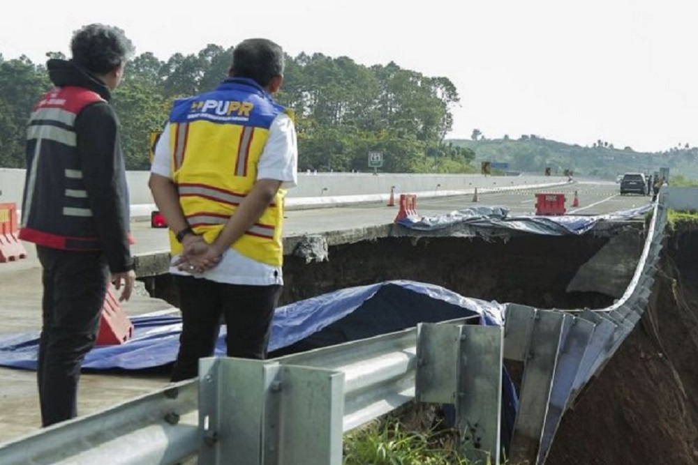 Kementerian PUPR Targetkan Perbaikan Permanen Jalan Tol Bocimi yang Longsor Selesai Akhir Tahun Ini