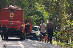 Truk Tronton Bawa Obat Nyamuk Terguling di Dlingo, Kerugian Ditaksir Rp100 Juta