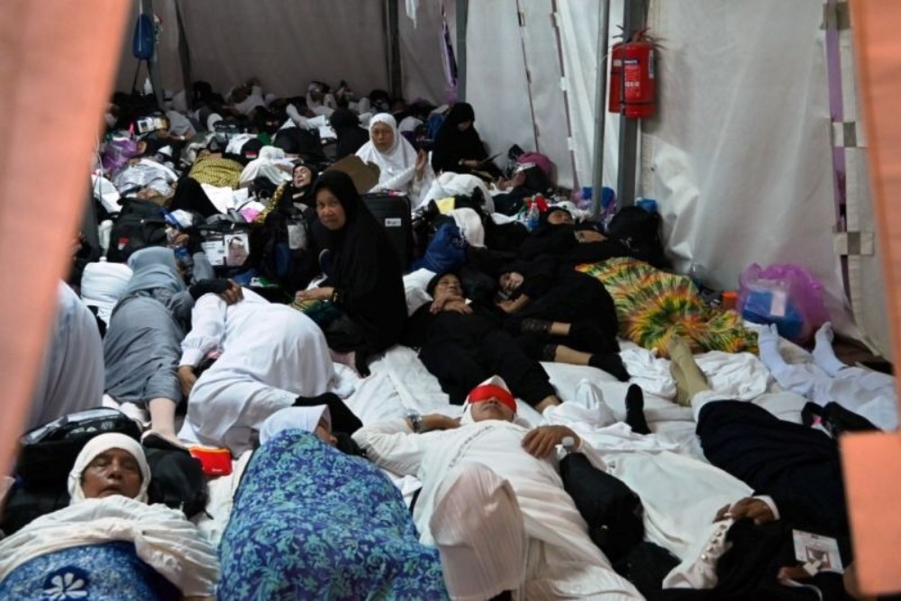 Parah! Tenda Jemaah Haji Mirip Barak Pengungsian, Luas 112 Meter untuk Tidur 160 Orang
