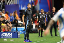 Argentina Menangi Laga Pembuka Copa America, Scaloni Keluhkan Rumput Sintetis