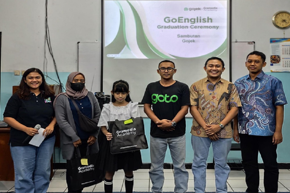 Jelang Hari Keluarga Nasional, Gojek dan Gramedia Academy Luluskan Ribuan Anak Mitra Driver Kursus Bahasa Inggris