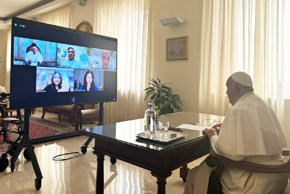 Mahasiswa Magister Psikologi USD Mewakili Indonesia Beraudiensi dengan Paus Fransiskus