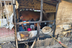 Regulator Bocor, Api Sambar Dapur Rumah Makan Padang di Wates