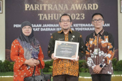 Pemkab Kulonprogo Raih Penghargaan Terkait Program Jaminan Ketenagakerjaan