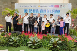 Pembagian dan Minum Susu Terbanyak di UGM Pecahkan Rekor Muri