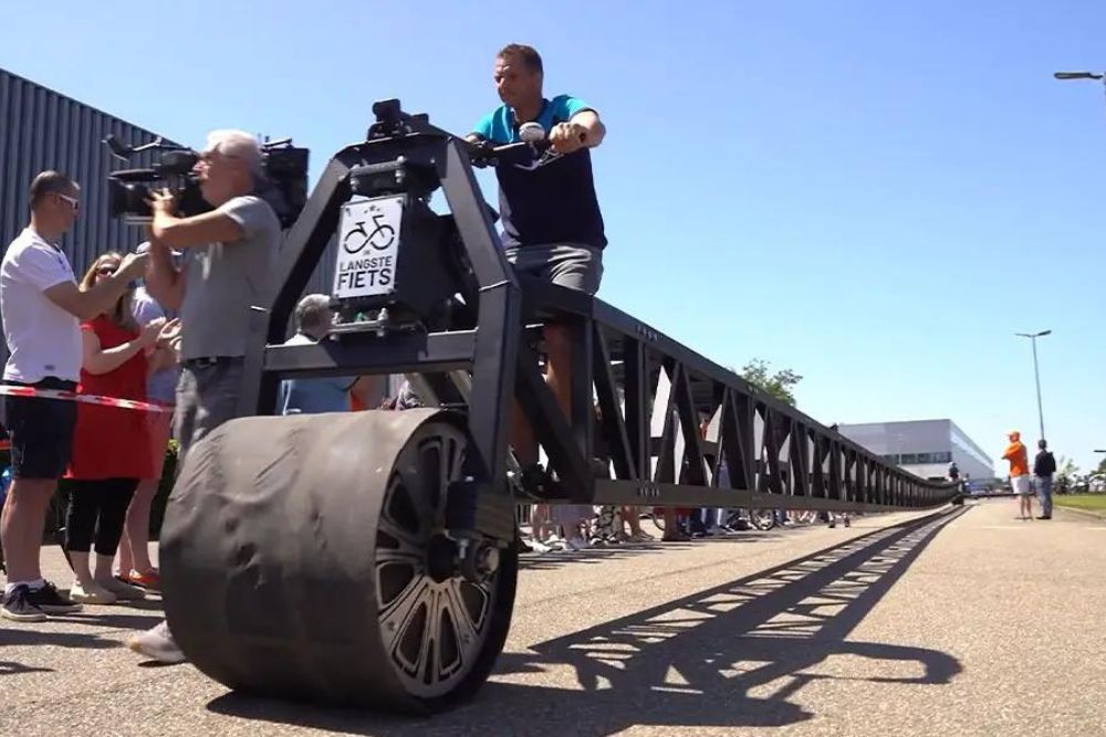 Unik, Sepeda Terpanjang di Dunia Ini Ukurannya Lebih dari 55 Meter