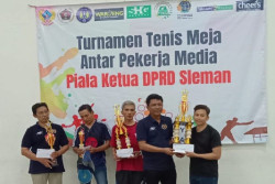 Turnamen Tenis Meja Antar Pekerja Media SIWO PWI Sleman Diikuti Puluhan Peserta, Ini Juaranya