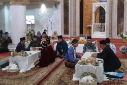 Didekor bak Masjid Nabawi, Masjid Suciati Jadi Tempat Nikah Bareng 10 Pasangan