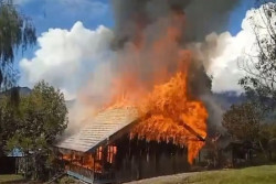 Satgas Damai Cartenz Sebut KKB Bakar Gedung Sekolah di Pegunungan Bintang Papua