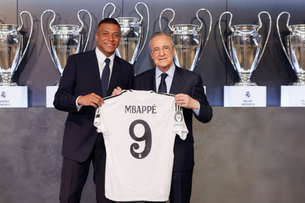 Resmi Pakai Nomor 9, Mbappe Diperkenalkan di Hadapan Suporter Real Madrid