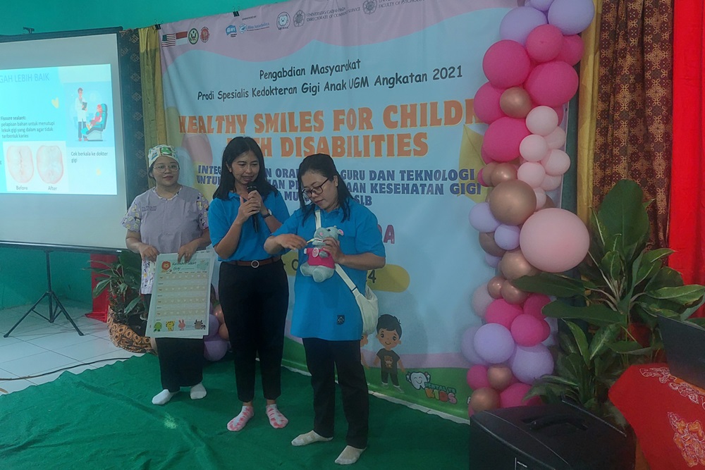 Prodi Spesialis Kedokteran Gigi Anak UGM Gelar Program Pengabdian di SLB Samara Bunda