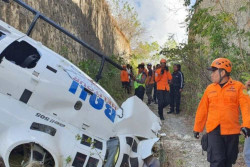 Helikopter Jatuh Diduga Tersangkut Tali Layangan di Bali, Begini Kata Basarnas