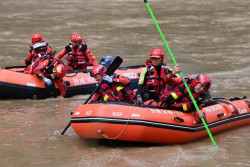 Jembatan Runtuh di China, 12 Orang Tewas dan Puluhan Masih dalam Pencarian