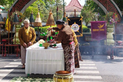 Momen Pembersihan Lahir Batin, Disbud Kulonprogo Gelar Jamasan 14 Pusaka