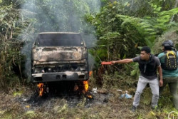 KKB Papua Bunuh Sopir, Truk Pengangkut Logistik Dibakar